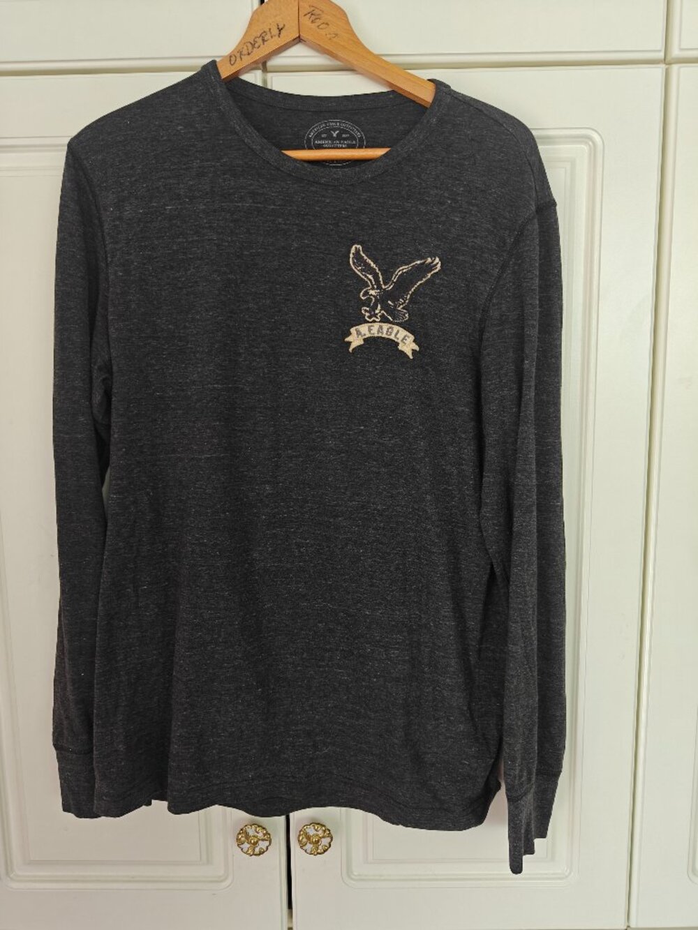 American Eagle Outfitters Men's Grey Long Sleeve Tee Shirt, Size Medium